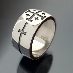 Exceptional Crusaders sterling silver ring, Medieval inspired Excalibur Chevalier, a Templar cross ring, and a Knight's accessory piece.