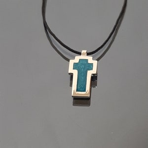 Blaues Sommergeschenk, Hochwertiges Kreuz, Sterlingsilbergeschenk, Freudige Halskette, Opalblaues Kreuz, Türkiskreuzanhänger, Geschenk der Großmutter.