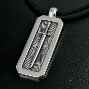 Spada Excalibur, ciondolo medievale, ciondolo a forma di spada, ciondolo fatto a mano, ciondolo a forma di spada lunga da uomo, pezzo in argento sterling, ciondolo regalo da uomo.