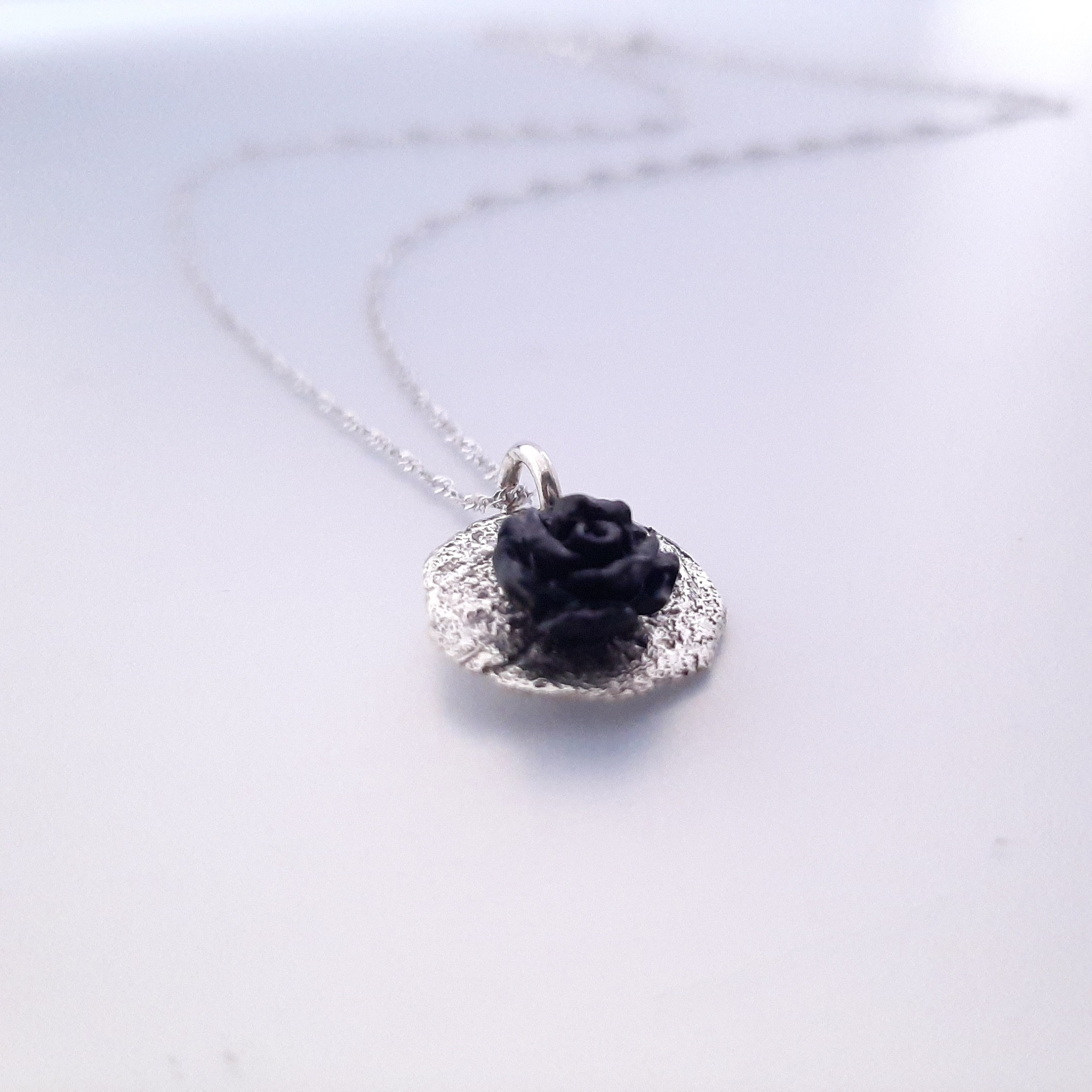 Cathercing Rhinestone Black Rose Pendant Long Necklace for Women Sweater  Chain Statement Necklace Choker Adjustable Elegant Jewelry Crystal  Accessories Dressy Collocation Winter Evening Party Wedding : Amazon.in:  Jewellery