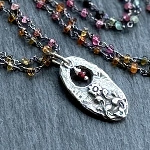 Multi-toermalijnketting, ambachtelijke rustieke bloemenhanger, boho-sieraden