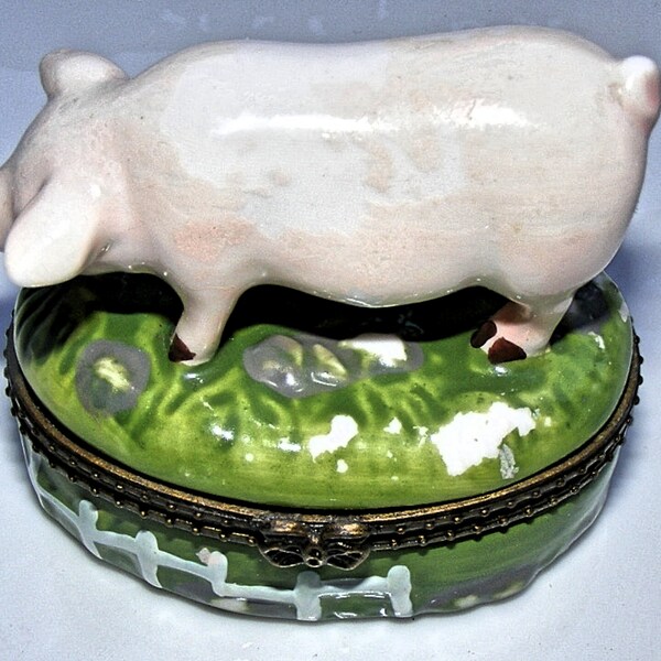 Vintage Porcelain Pig Hinged Vanity Trinket Box Small Container / Jewelry Boudoir Decor Desk Vanity / Farmyard Fence Country Cottage Decor