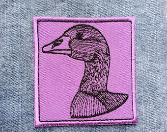 Parche termoadhesivo bordado de ganso con diseño punk rock alternativo.