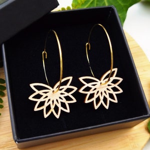 Gold creole hoop earrings with small wooden lotus flower - spirograph series - golden hypoallergenic stainless steel