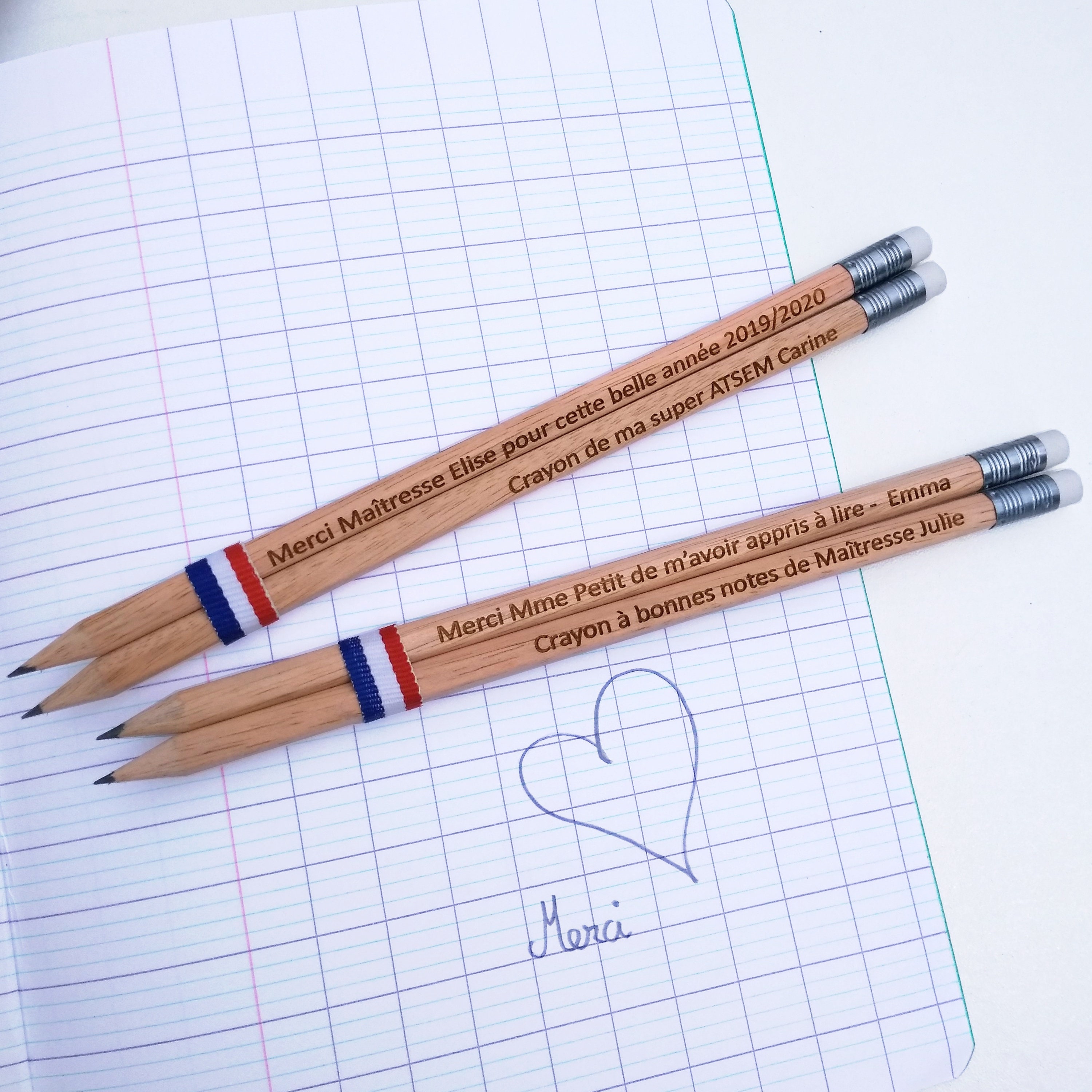 Lot 2 Crayons Papier Made in France - Textes Personnalisés Cadeau Fête Des Pères Mères Maîtresse Maî