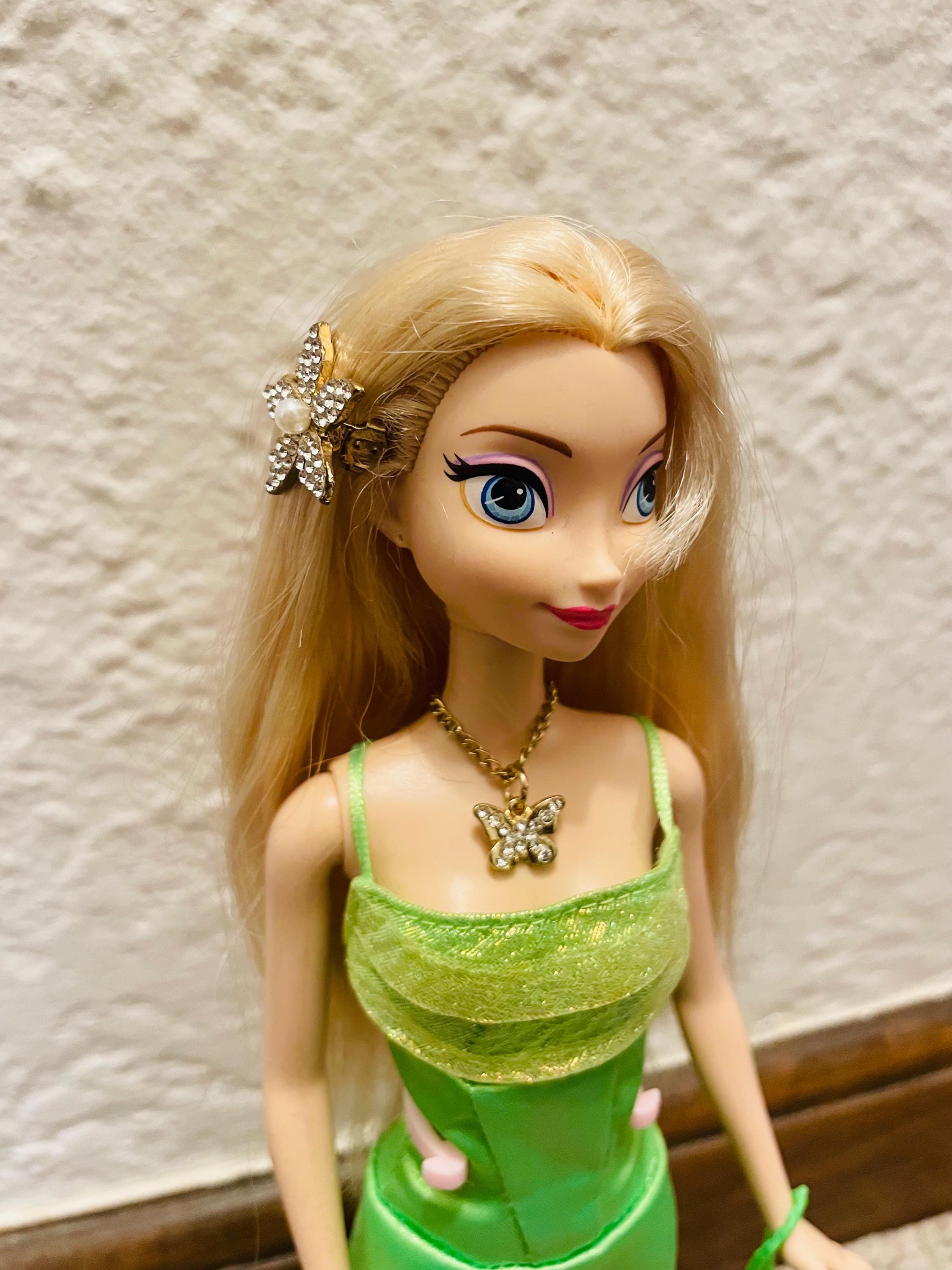 green emerald velvet dress Green Elsa doll cake main image 1
