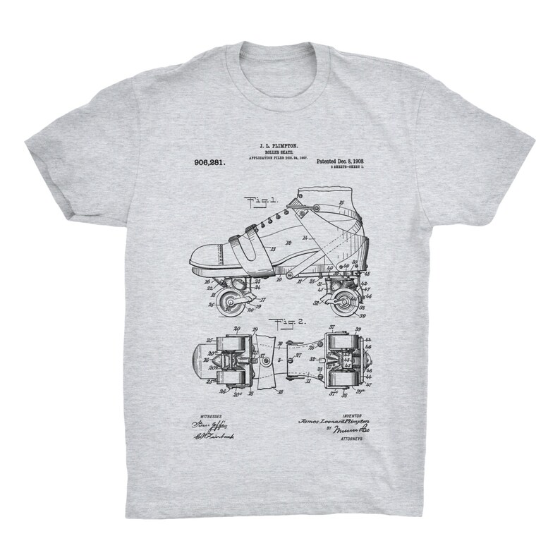 K&ouml;nnte beinhalten: Eine Schwarzwei&szlig;illustration einer Rollschuh-Patentzeichnung. Die Patentnummer lautet 906.881. Das Patent wurde am 8. Dezember 1907 eingereicht und am 1. Dezember 1908 erteilt. Das Patent betrifft einen Rollschuh mit einem einzigen Rad vorne und zwei R&auml;dern hinten.