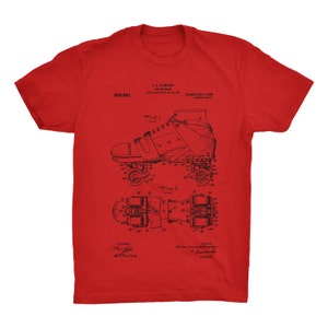 K&ouml;nnte beinhalten: Ein rotes T-Shirt mit einer Schwarzwei&szlig;illustration eines Rollschuhpatents. Die Patentnummer lautet 906.981. Das Patent ist f&uuml;r einen Rollschuh, der von J. L. Plumpire entworfen wurde und am 8. Dezember 1908 patentiert wurde.