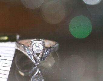 Silver Rhinestone Ring Size: 4 1/2