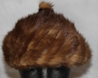 Handmade Brown Mink Fur Beret: Elegant Winter Hat - Etsy display picture 2