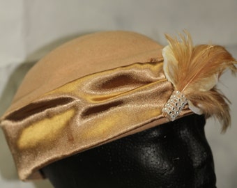 Lily Lee Wool Tan & Gold Feathered Pillbox Hat Lily Lee Wool Tan & Gold Feathered Pillbox Hat (8) - Etsy  main image 3