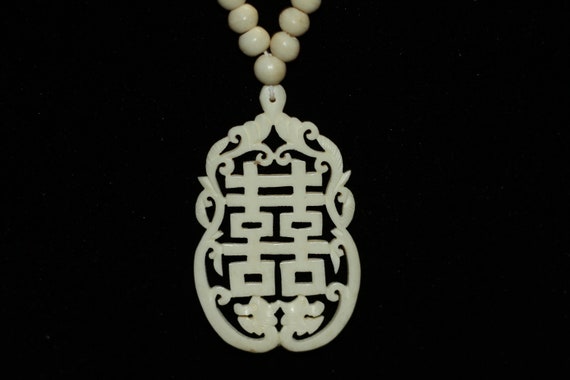 Asian Style Plastic Necklace - image 2