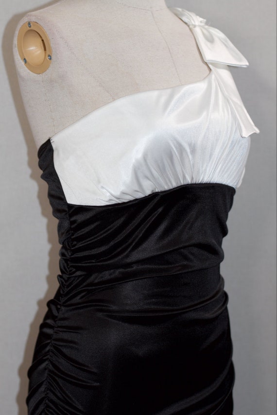 Black & White One Shoulder Dress - image 2