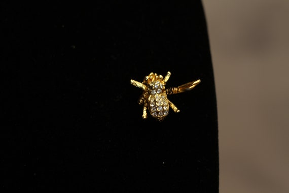 Gold Fly Brooch - image 4