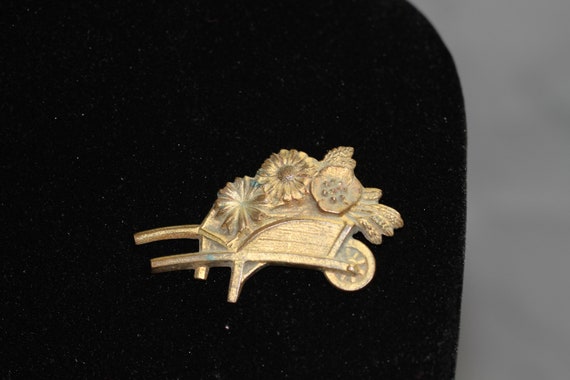 Gold Wagon Brooch