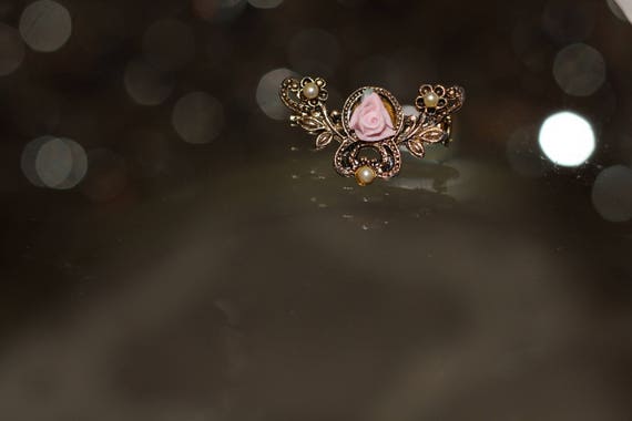 Pearl Gold Decorative Rose Brooch - image 3
