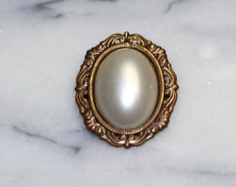 Gold Pearl Oval Scarf Clip