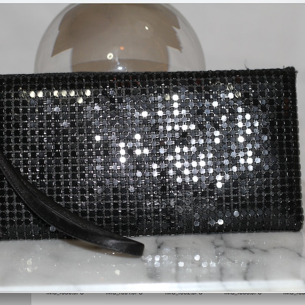 Charmant Charlie | Pochette noire ornée de perles RSVP