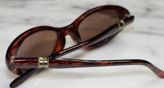 Brown Tortoise & Gold Oval Sunglasses