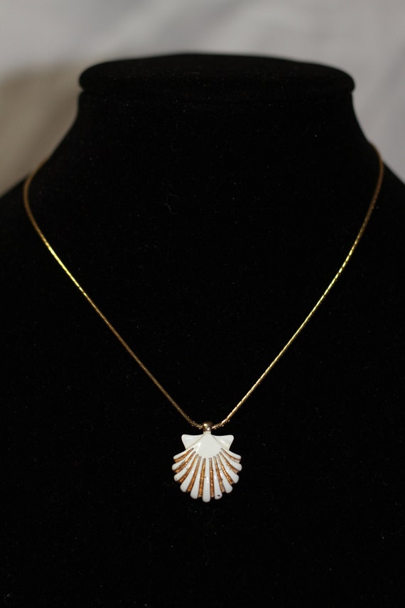 White & Gold Sea Shell Necklace