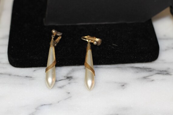 Gold Pearl Dangle Clip On Earrings - image 3