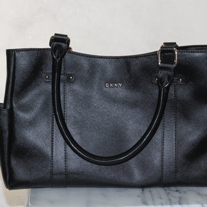 Dkny Handbags - Buy Dkny Handbags online in India