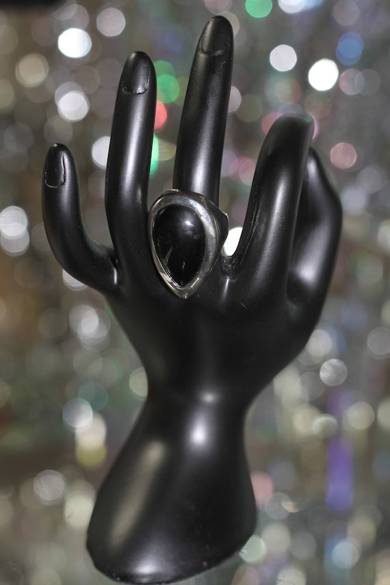1990's Silver Black Onyx Stone Ring Size: 5 1/2