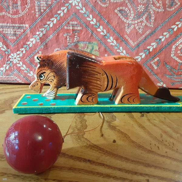 Vintage Roaring Lion Toy~Handmade