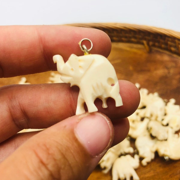 15 pcs~Faux Ivory Elephant Pendants ~DIY jewelry/art supplies~set of unique pendants