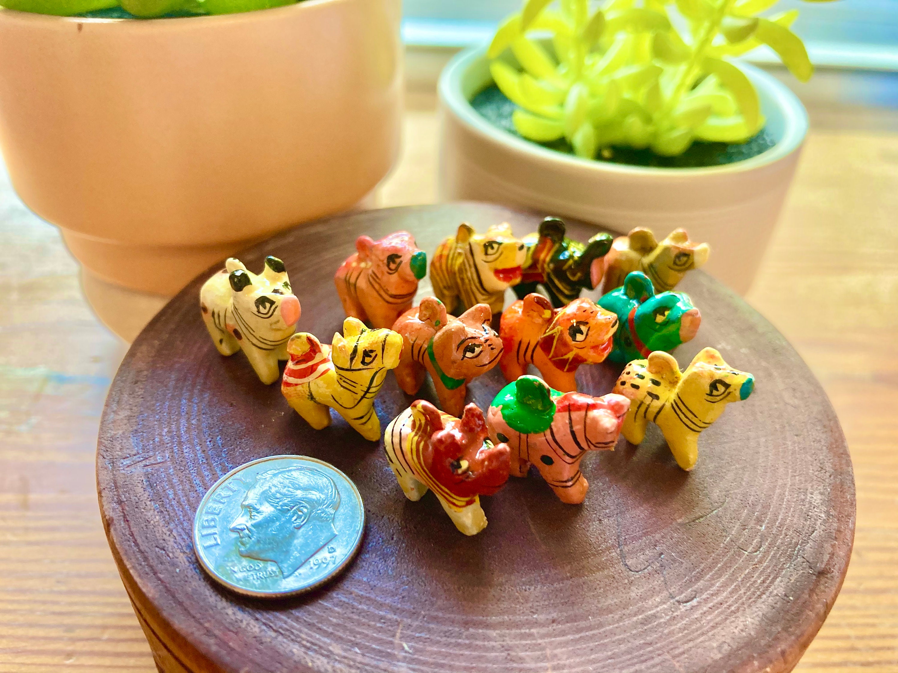 Set of 12 Tiny Wooden Animal Figurines Hand carved & painted Etsy Polska