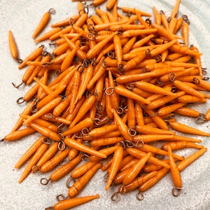 50 pcs~Handmade Glass Carrot Pendants~DIY jewelry/art supplies~set of unique pendants
