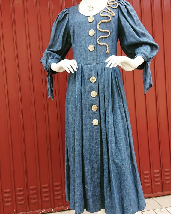 1980s Dirndl Salzburg gorgeous dress