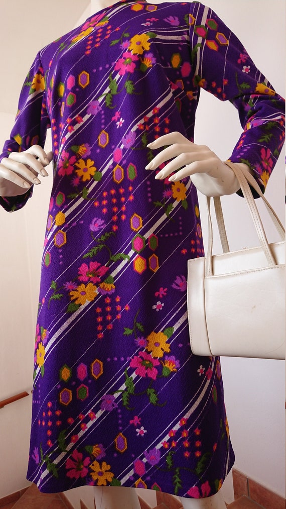 1960s Multicoloured Psychedelic Floral style