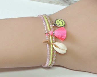 Mehrreihiges Armband - Kauri Muschel - Smiley - Quaste - Glasperlen - NEON - elastisch/flexibel