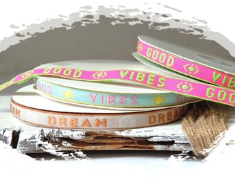 1 Meter Schmuckband mit Text - 10 mm x 1 M - Textwahl - Festival Armband - Geschenkband