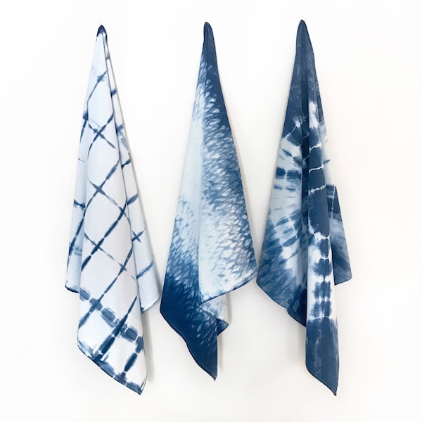 Indigo Blue Shibori Dish Towel ∙ Hand-dyed flour sack towel ∙ Casual, Fun, Boho ∙ Eco-friendly ∙ Absorbent ∙ Lint free ∙ Natural indigo dye