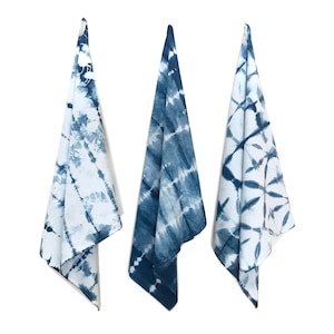 Indigo Blue Shibori Dish Towel - Hand-dyed flour sack towel - Casual, Fun, Boho - Eco-friendly - Absorbent - Lint free - Natural indigo dye