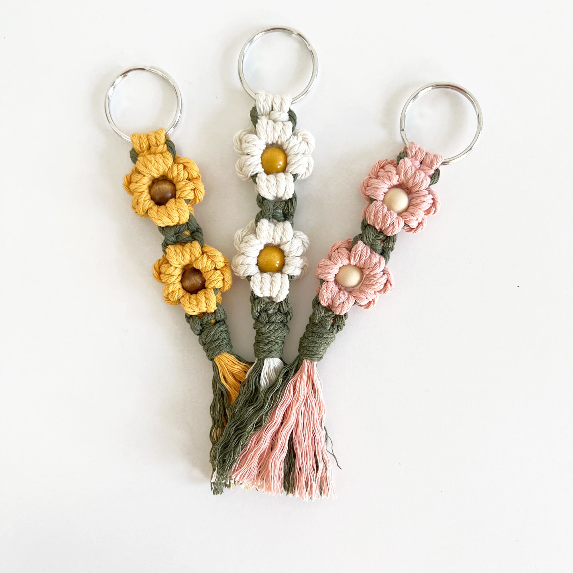 Daisy Chain Macrame Key Chain: Floral Cotton Rope Keychain - Etsy