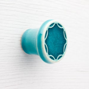 Bouton de meuble, motif n°5, turquoise, poignées en céramique, bouton décoratif.