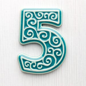 Número de apartamento de cerámica, número 5 turquesa