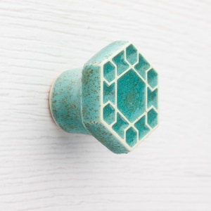 ceramic knob for furniture No.6, mint