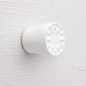 Ceramic small knob for furniture No.9, white