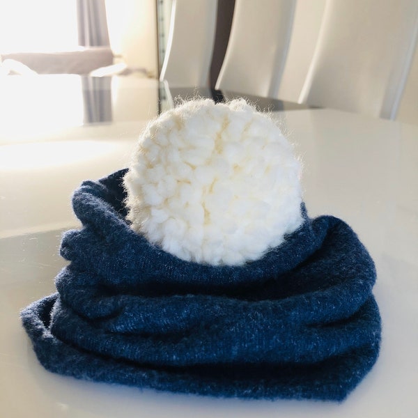 Navy Blue Hat w/ White Pom Pom // Baby Hat Beanie