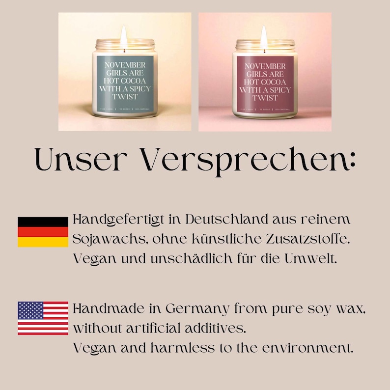 Puede incluir: Dos velas en tarro de cristal con el texto "NOVEMBER GIRLS ARE HOT COCOA WITH A SPICY TWIST". Una vela es azul, la otra rosa. La imagen tambi&eacute;n incluye texto en alem&aacute;n e ingl&eacute;s.