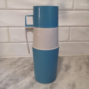 Contenedor de bebidas aislado modelo P-15 de THERMOS vintage de los años 70 / Juego completo de los años 70