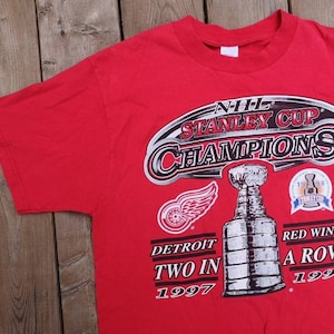 Lostboysvintage Vintage 1988 Detroit Red Wings Bob Probert Knock Out Champ T-Shirt / Vintage Hockey / NHL / 90s Streetwear / Made in USA / Sportswear