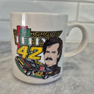 Vintage 1992 Kyle Petty #42 / Mellow Yellow Nascar ceramic coffee cup mug