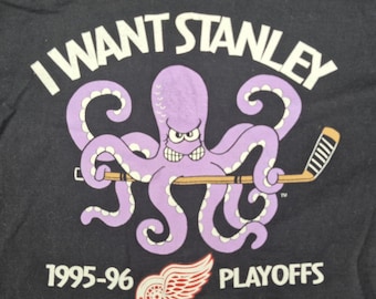 Vintage 1995 Detroit Red Wings "I want Stanley" Purple Octopus / 1995-96 NHL Playoffs / Made in USA / Fruit of the Loom / XL