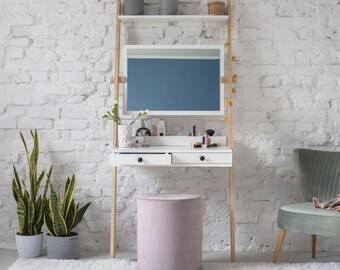 Ladder dressing table with mirror outlet