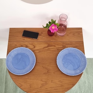 half round foldable table natural wood, tavolo pieghevole semicircolare in legno naturale, table pliante demi-ronde en bois naturel, halfronde opvouwbare tafel van natuurlijk hout, halbrunder Klapptisch Naturholz , halvrund hopfällbart bord i naturträ